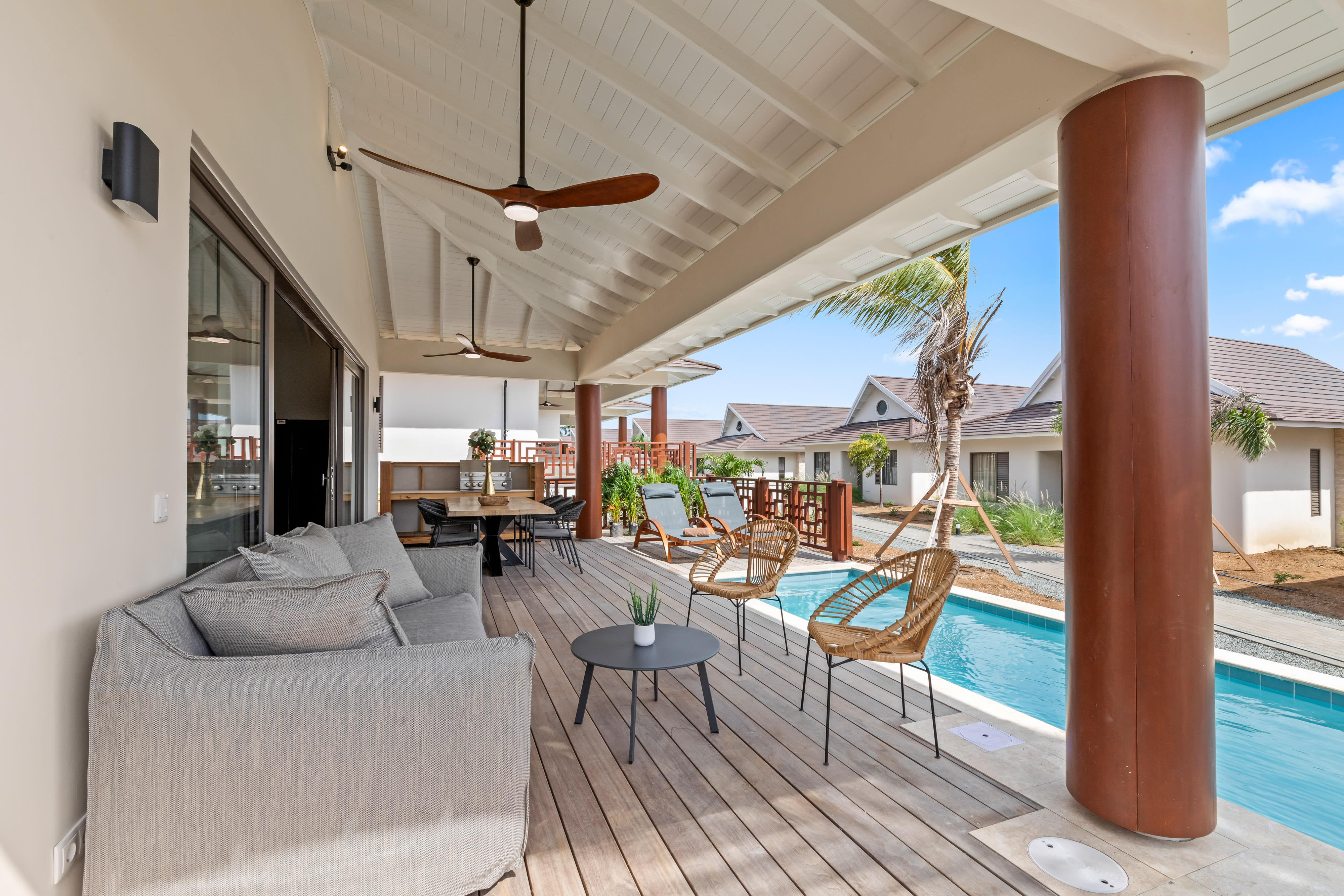 Thumbnail 3: Front - The Jazmyn 39