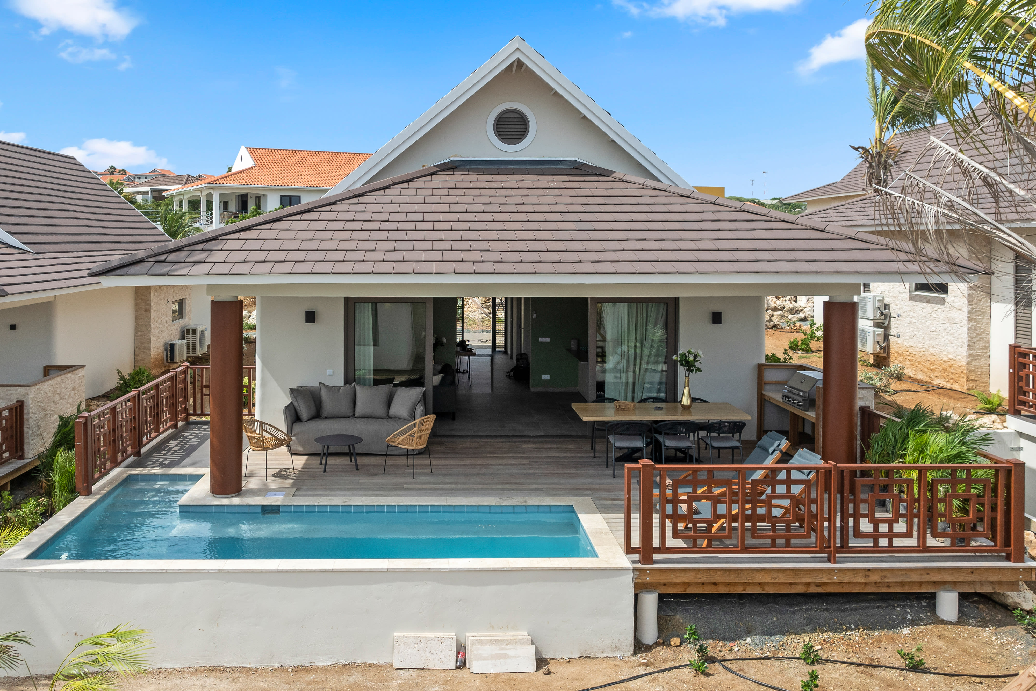 Thumbnail 4: Front - The Jazmyn 39